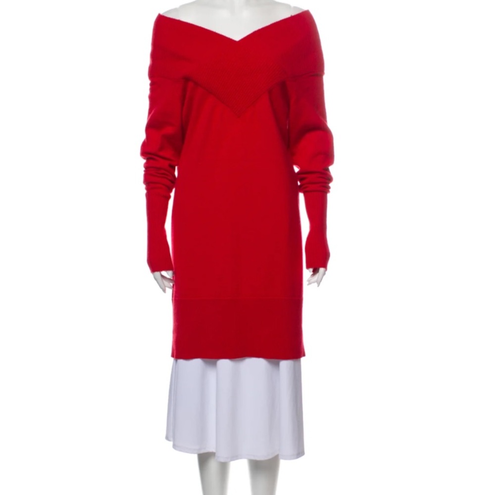 Stella McCartney Fleece Wool Tunic
Red Long Sleeve with Bateau Neckline 40